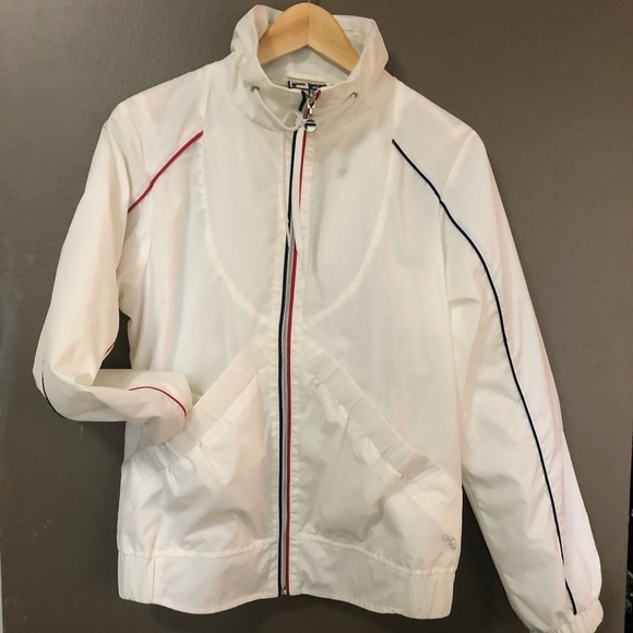 FILA Wind Breaker size Medium!💙❤️🤍 - Picture 2 of 6